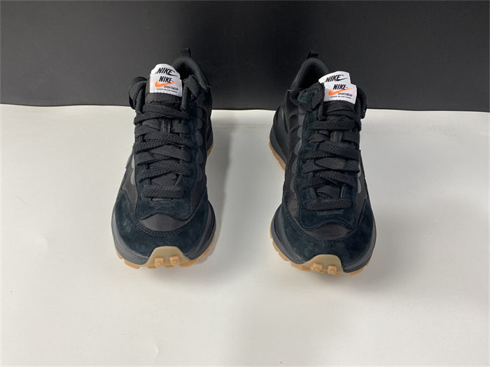 NK Vaporwaffle sacai Black Gum DD1875-001 detail 4