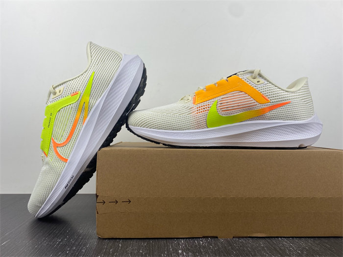 NK Air Zoom Pegasus 40 Coconut Milk Lime DV3853-101 detail 2