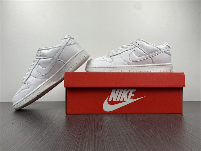 NK Dunk Low Triple White DD1503-109 detail 2
