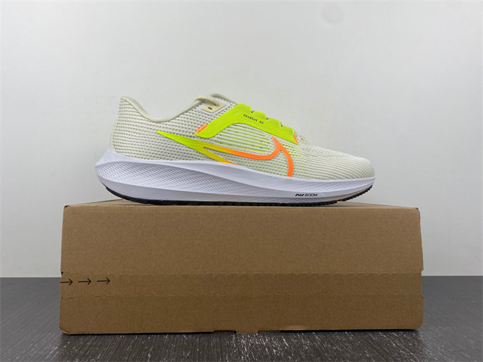 NK Air Zoom Pegasus 40 Coconut Milk Lime DV3853-101 detail 4