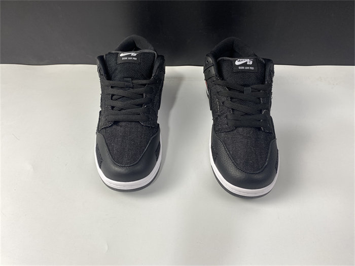 NK SB Dunk Low Wasted Youth DD8386-001 detail 4