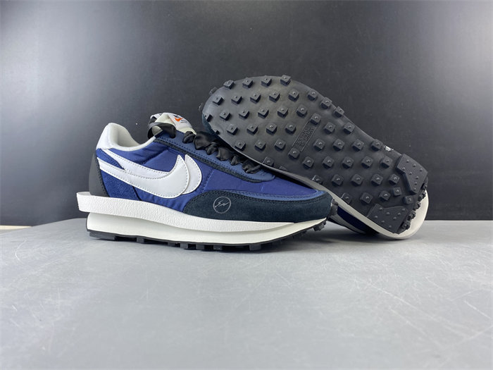NK LD Waffle sacai BV0073-401 detail 2