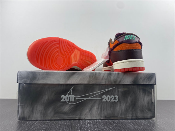 NK Dunk Low Retro PRM Year of the Rabbit Light Crimson FD4203-661 detail 3