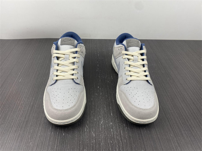 NK Dunk Low On the Bright Side Photon Dust DQ5076-001 detail 4