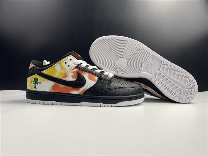 NK SB Dunk Low Raygun Tie-Dye Black BQ6832-001 detail 3