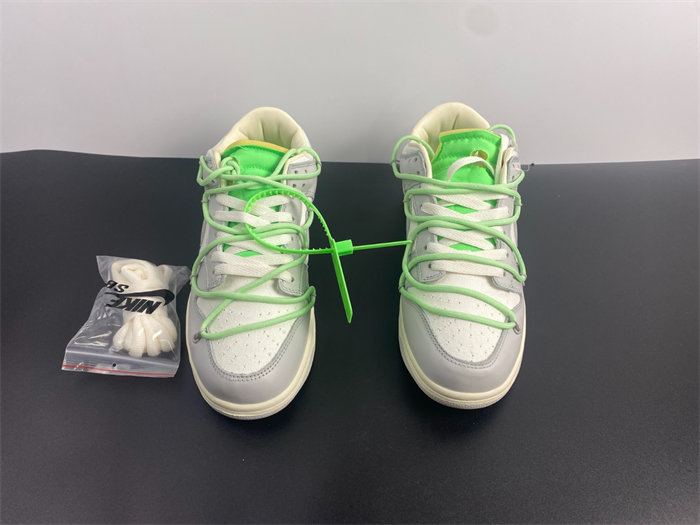 NK Dunk Low OW Lot 7 DM1602- 108 detail 4