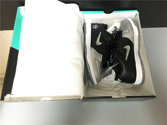 NK SB Dunk Low Supreme Jewel Swoosh Silver CK3480-001 detail 7