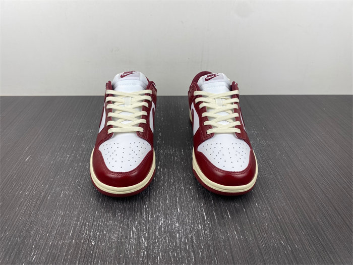 NK Dunk Low PRM Vintage Team Red FJ4555-100 detail 6