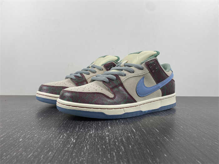 NK SB Dunk Low Crenshaw Skate Club FN4193-100 detail 7