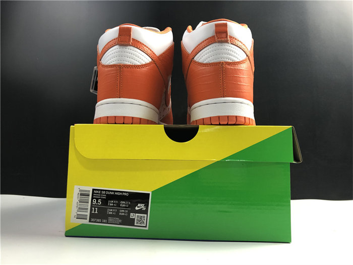 NK SB Dunk High Supreme Orange 307385-181 detail 5