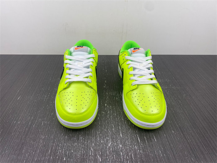 NK Dunk Low “Glow in the Dark” FJ4610-702 detail 6