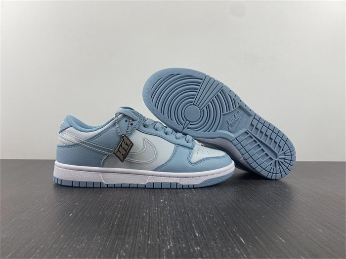 NK Dunk Low Clear Blue Swoosh DH9765-401 detail 3