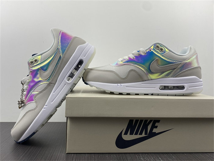 NK Air Max 1 AMD La Ville Lumière DQ9326-100 detail 2