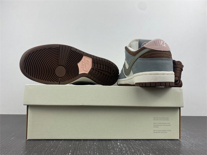 Yuto Horigome x NK SB Dunk Low FQ1180-001 detail 3