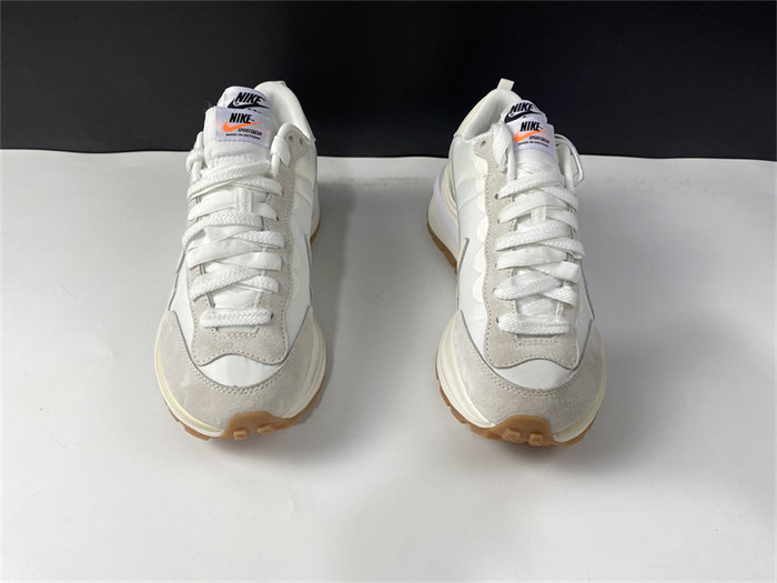 NK Vaporwaffle sacai Sail Gum DD1875-100 detail 4