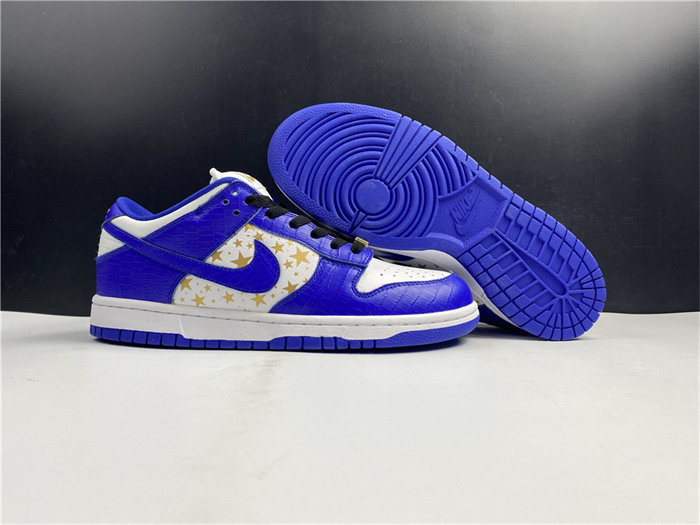 NK SB Dunk Low Supreme Stars Hyper Royal DH3228-100 detail 3