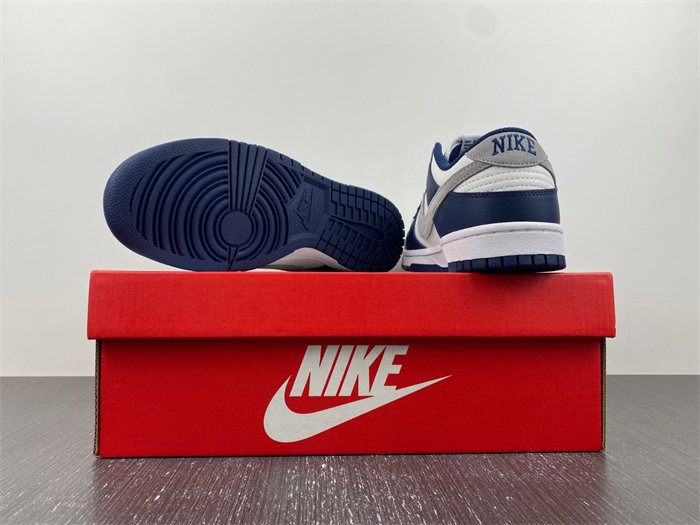 NK Dunk Low Summit White Midnight Navy FD9749-400 detail 3