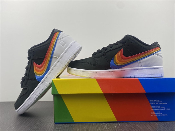 NK SB Dunk Low Polaroid DH7722-001 detail 2