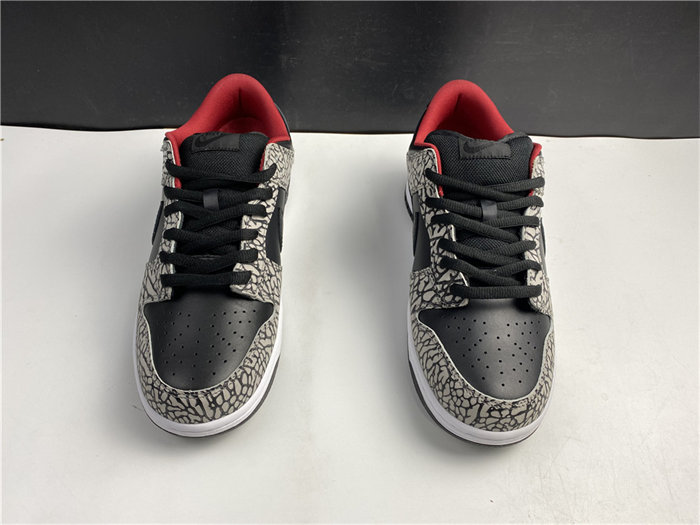 NK Dunk SB Low Supreme Black Cement 304292-131 detail 4