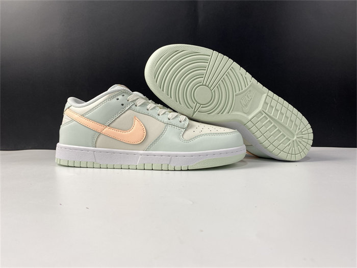 NK Dunk Low Barely Green DD1503-104 detail 3