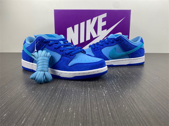 NK SB Dunk Low Blue Raspberry DM0807-400
