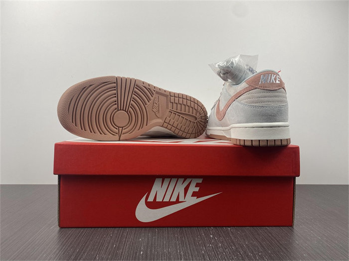 NK Dunk Low Fossil Rose DH7577-001 detail 6