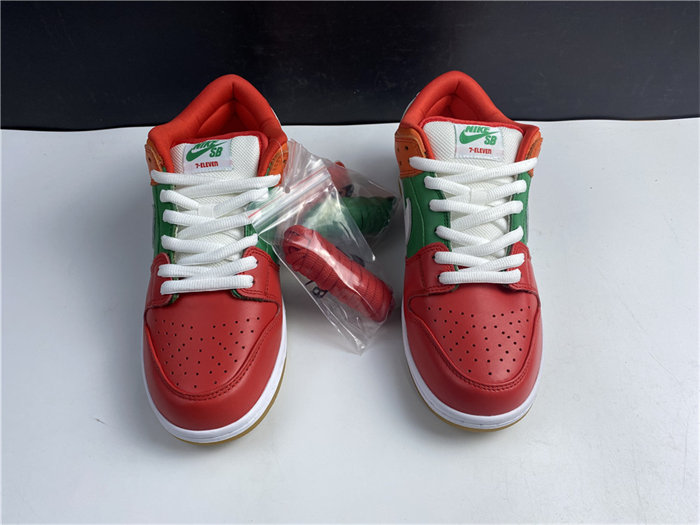 NK SB Dunk Low 7-Eleven CZ5130 600 detail 4