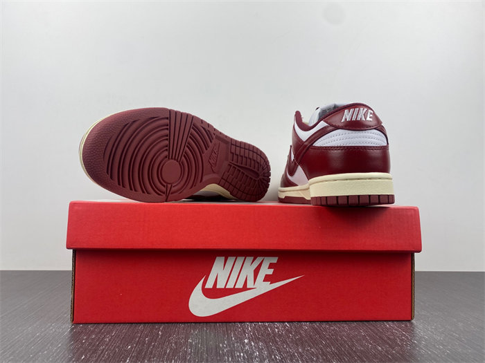 NK Dunk Low PRM Vintage Team Red FJ4555-100 detail 3