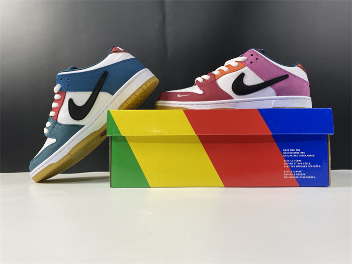 NK Dunk SB Low Pro QS Parra DH7695-100 detail 2