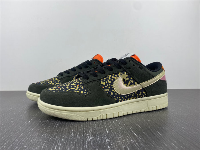 NK Dunk Low Rainbow Trout FH7523 300 detail 7