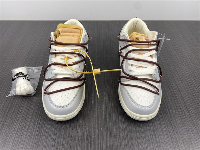 NK Dunk Low OW Lot 46 DM1602-102 detail 4