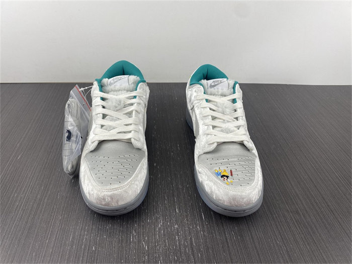 NK Dunk Low Ice DO2326-001 detail 4