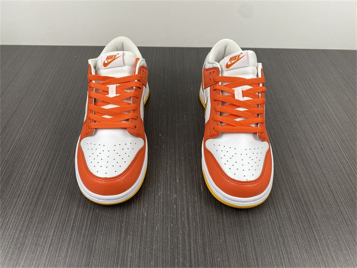 NK Dunk Low University Gold DQ4690-800 detail 4