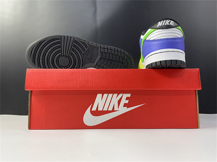NK Dunk Low Green Strike DD1503-106 detail 6
