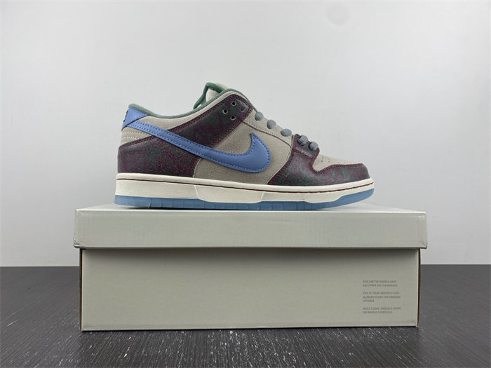 NK SB Dunk Low Crenshaw Skate Club FN4193-100 detail 4