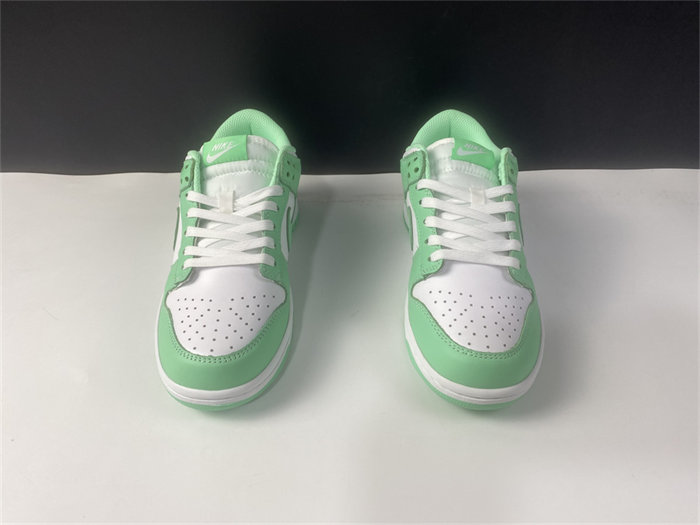 NK Dunk Low Green Glow DD1503-105 detail 4