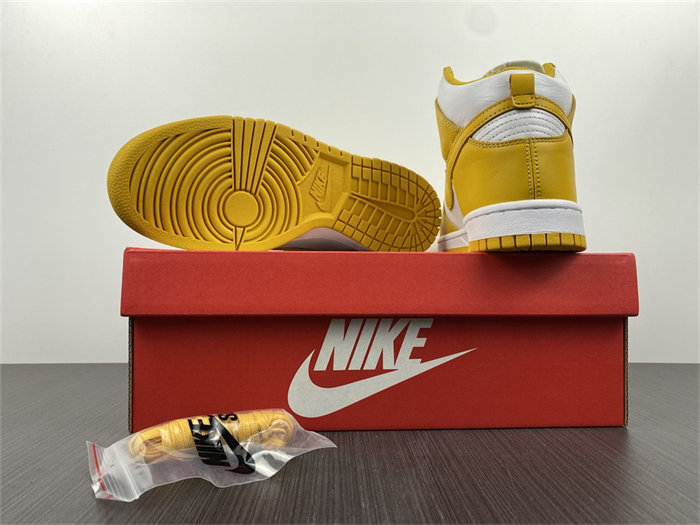 NK Dunk High Dark Sulfur DD1869-106 detail 6
