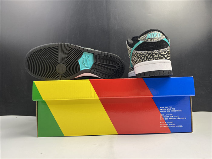 NK SB Dunk Low atmos Elephant BQ6817-009 detail 6
