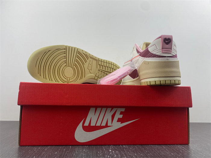 NK Dunk Low Disrupt 2 Valentine's Day FD4617-667 detail 3