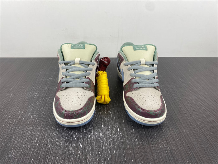 NK SB Dunk Low Crenshaw Skate Club FN4193-100 detail 6