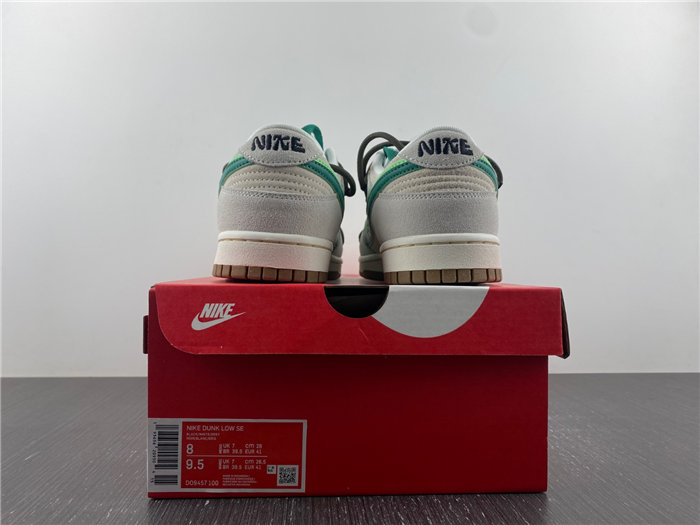 NK Dunk Low SE 85 DO9457-100J detail 4