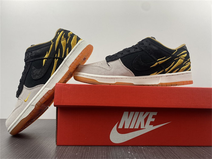 NK Dunk Low Year of the Tiger DQ5351-001 detail 2