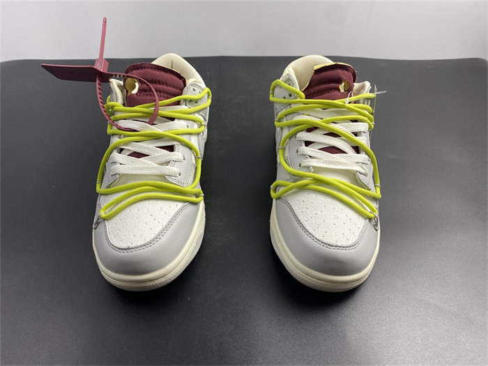 NK Dunk Low OW Lot 8 DM1602- 106 detail 4