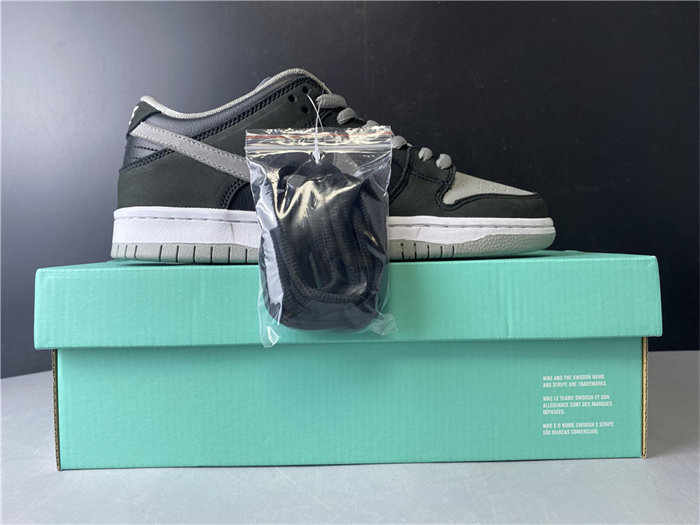 NK SB Dunk Low J-Pack Shadow BQ6817-007 detail 2
