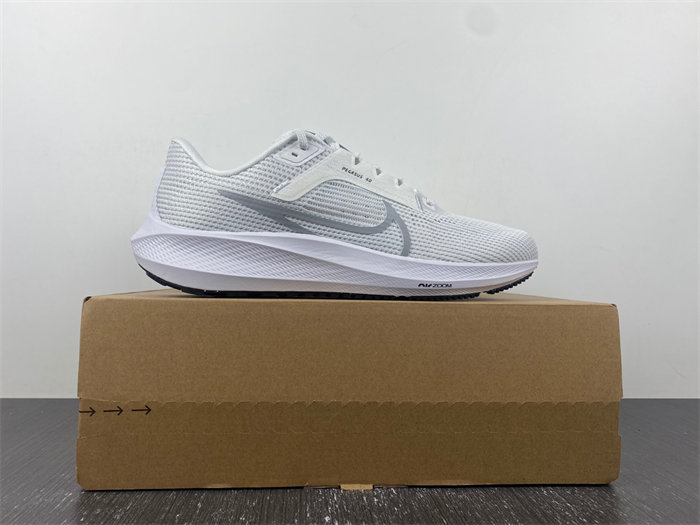 NK Air Zoom Pegasus 40 White Black Photon Dust DV3853-102 detail 4