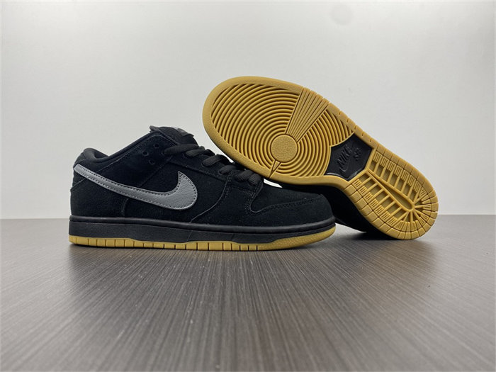 NK SB Dunk Low Fog BO6817-010 detail 3