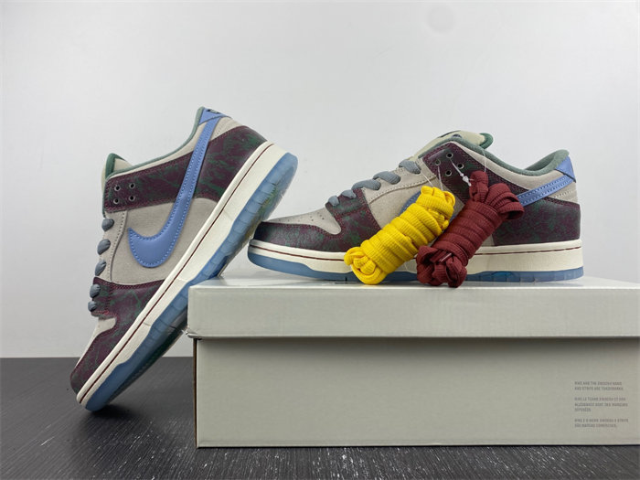 NK SB Dunk Low Crenshaw Skate Club FN4193-100 detail 2