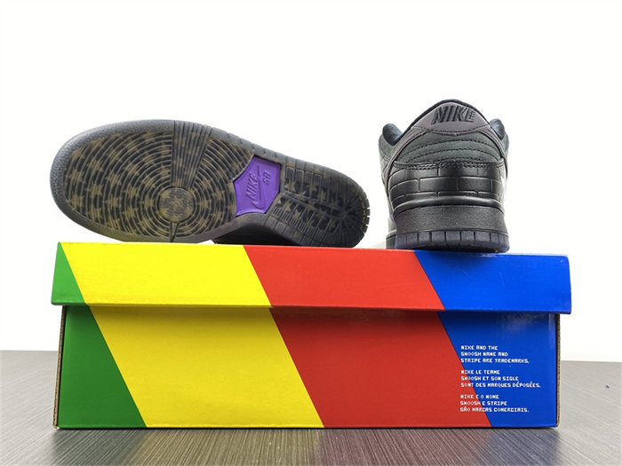 NK SB Dunk Low Familia First Avenue DJ1159-001 detail 6