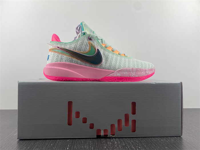 NK Lebron 20 Time Machine DJ5422-300 detail 6