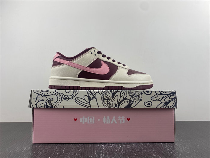 NK Dunk Low Retro PRM Valentine's Day DR9705-100 detail 4
